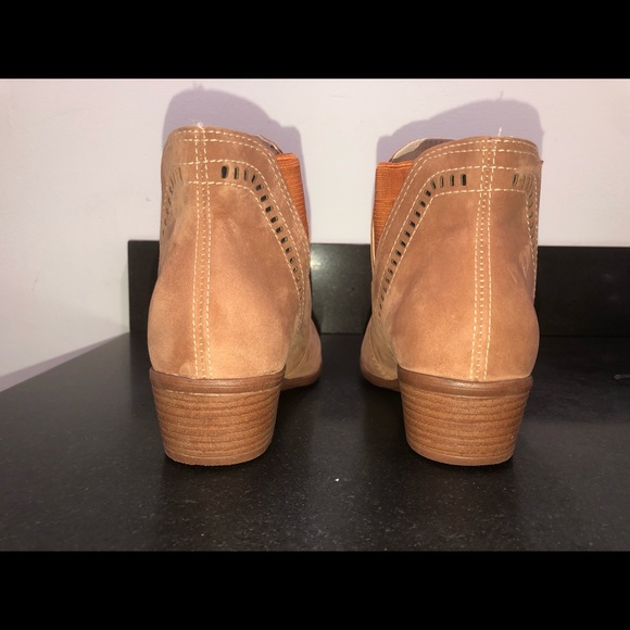 Moleca 👢 Booties - Picture 3 of 6